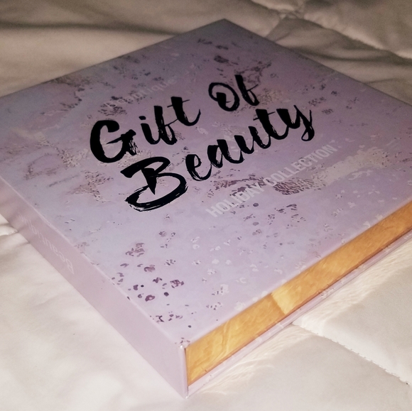 Beautique Gift of Beauty Holiday collection - Picture 2 of 7